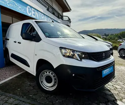 Peugeot Partner 1.5 BlueHdi L1 102Cv | CARPLAY | IVA DEDUTÍVEL 2023 - 14950 EUR, 98000 km - AUTO.MOTO.pt - 98000km - foto 2 de 22
