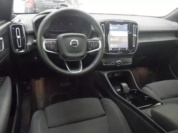 Volvo C40 2021 - 31750 EUR, 84821 km - AUTO.MOTO.pt - 84821km - foto 5 de 11