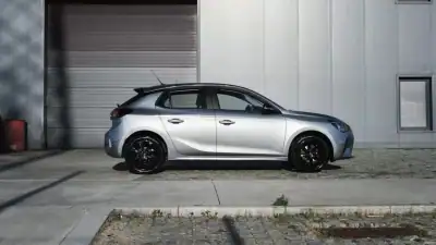 Opel Corsa 2021 - 12750 EUR, 75000 km - AUTO.MOTO.pt - 75000km - foto 6 de 19