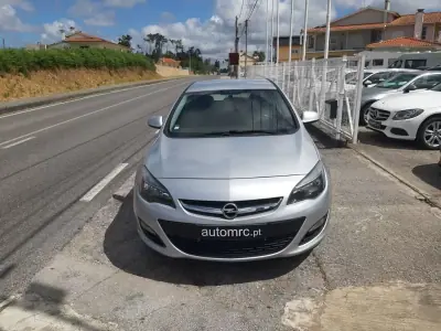 Opel Astra 2013 - 9900 EUR, 179980 km - AUTO.MOTO.pt - 179980km - foto 3 de 35