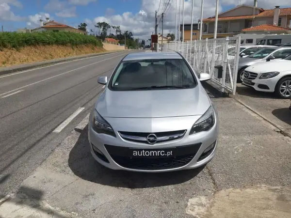 Opel Astra 2013 - 9900 EUR, 179980 km - AUTO.MOTO.pt - 179980km - foto 3 de 35