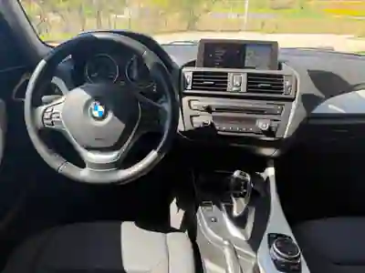 BMW 118 2013 - 10500 EUR, 192500 km - AUTO.MOTO.pt - 192500km - foto 9 de 10