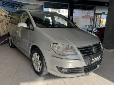 Volkswagen Touran 2008 - 8900 EUR, 243598 km - AUTO.MOTO.pt - 243598km - foto 2 de 23