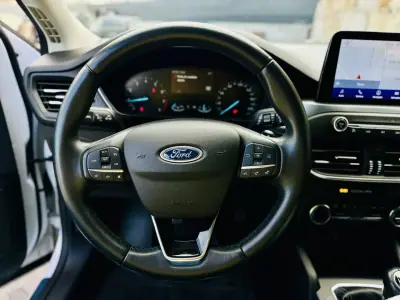 Ford Focus 2019 - 13990 EUR, 83000 km - AUTO.MOTO.pt - 83000km - foto 27 de 51