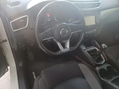 Nissan Qashqai 2018 - 17900 EUR, 54008 km - 54008km - foto 14 de 39