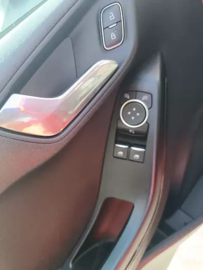 Ford Fiesta 2018 - 9900 EUR, 149596 km - AUTO.MOTO.pt - 149596km - foto 18 de 28