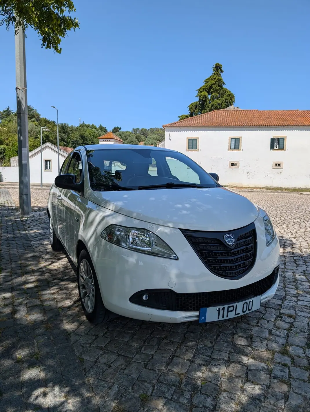 Lancia Ypsilon 2015 - 6400 EUR, 149756 km - 149756km - foto 1 de 15