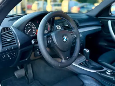 BMW 120 2009 - 11900 EUR, 205000 km - AUTO.MOTO.pt - 205000km - foto 18 de 23