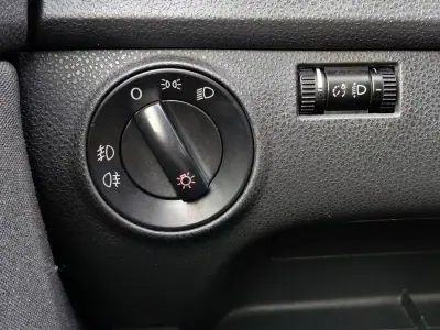 Volkswagen Polo 2009 - 6600 EUR, 174602 km - AUTO.MOTO.pt - 174602km - foto 17 de 24