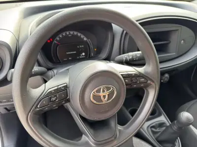 Toyota Aygo X 2023 - 13900 EUR, 102563 km - AUTO.MOTO.pt - 102563km - foto 4 de 16