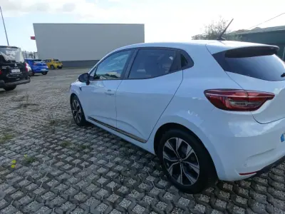 Renault Clio 2020 - 12300 EUR, 55765 km - AUTO.MOTO.pt - 55765km - foto 2 de 17