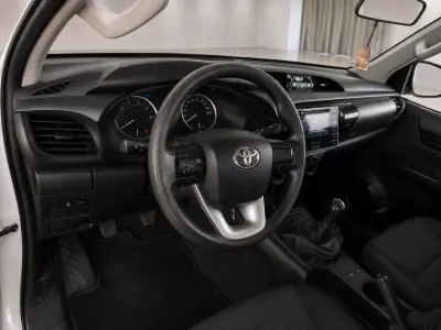 Toyota Hilux 2018 - 24390 EUR, 140000 km - AUTO.MOTO.pt - 140000km - foto 5 de 6