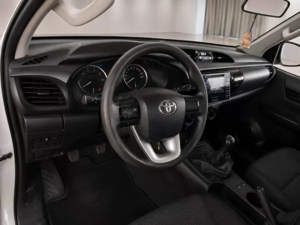 Toyota Hilux 2018 - 24390 EUR, 140000 km - AUTO.MOTO.pt - 140000km - foto 5 de 6