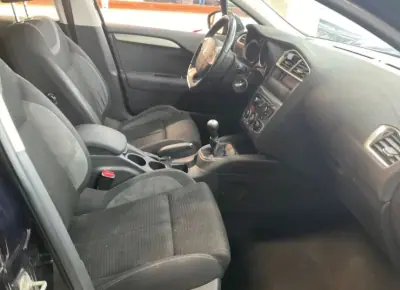 Citroën C4 2016 - 8900 EUR, 139856 km - AUTO.MOTO.pt - 139856km - foto 3 de 3