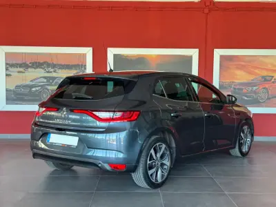 Renault Mégane 2016 - 12990 EUR, 137575 km - AUTO.MOTO.pt - 137575km - foto 8 de 20