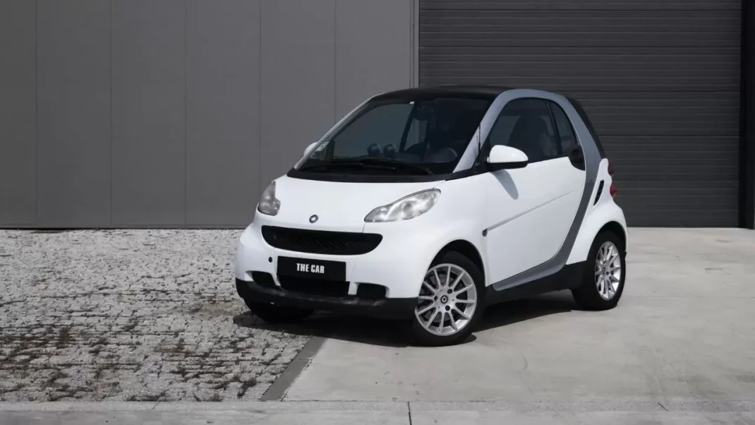 Smart Fortwo Cabrio 2008 - 6250 EUR, 160000 km - AUTO.MOTO.pt - 160000km - foto 1 de 27