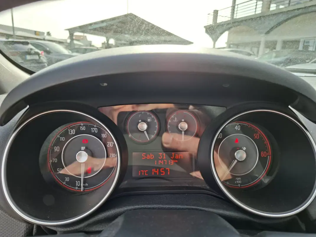 Fiat Punto 2017 - 8750 EUR, 114752 km - AUTO.MOTO.pt - 114752km - foto 19 de 26