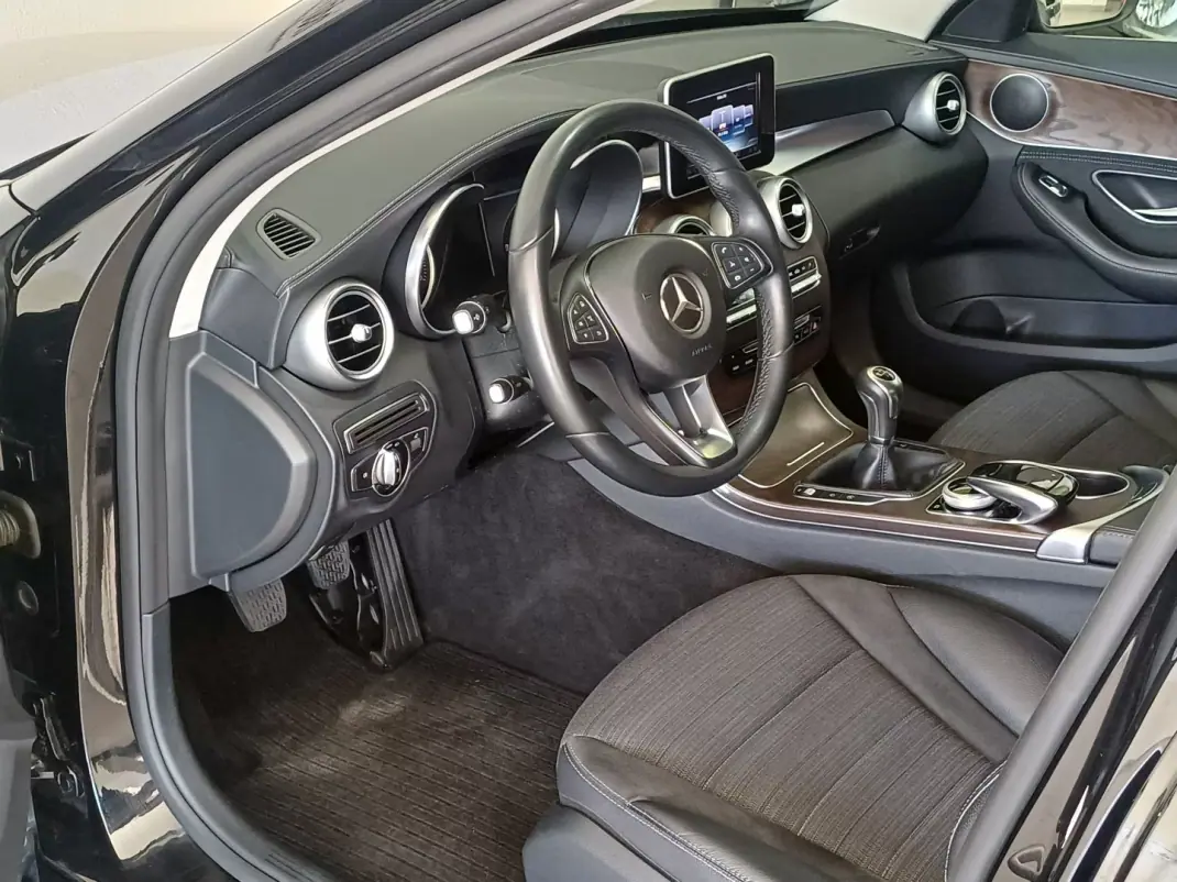 Mercedes-Benz C 220 2015 - 22490 EUR, 76614 km - 76614km - foto 4 de 15