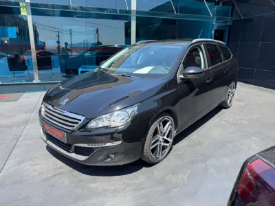 Peugeot 308 SW 2015 - 9900 EUR, 281582 km - AUTO.MOTO.pt - 281582km - foto 2 de 10