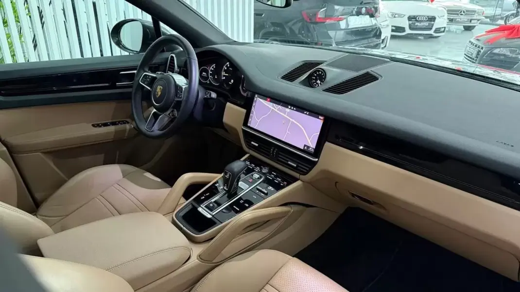 Porsche Cayenne Coupé 2019 - 69990 EUR, 59352 km - 59352km - foto 14 de 32