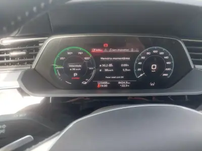 Audi e-tron Sportback 2021 - 35300 EUR, 123480 km - AUTO.MOTO.pt - 123480km - foto 11 de 15