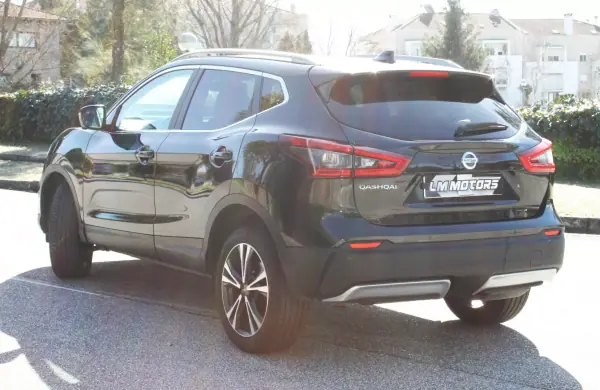 Nissan Qashqai 2018 - 19990 EUR, 87000 km - AUTO.MOTO.pt - 87000km - foto 10 de 37