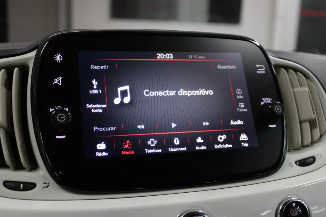 Fiat 500 2023 - 12900 EUR, 32374 km - AUTO.MOTO.pt - 32374km - foto 19 de 23