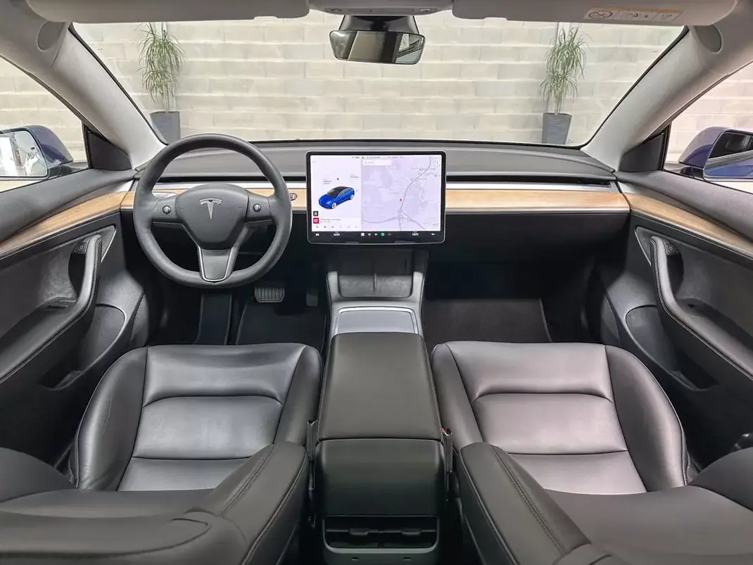 Tesla Model 3 2021 - 27950 EUR, 58905 km - AUTO.MOTO.pt - 58905km - foto 12 de 55