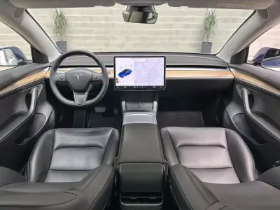 Tesla Model 3 2021 - 27950 EUR, 58905 km - AUTO.MOTO.pt - 58905km - foto 12 de 55