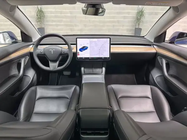Tesla Model 3 2021 - 27950 EUR, 58905 km - AUTO.MOTO.pt - 58905km - foto 12 de 55