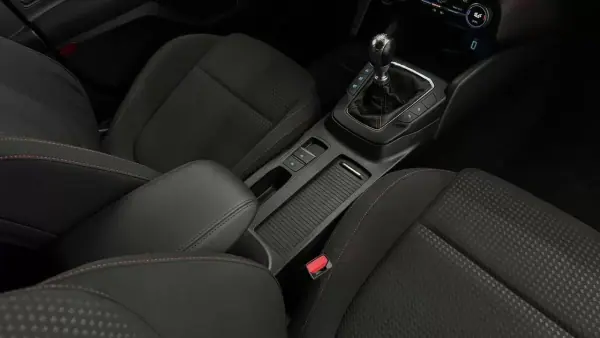 Ford Focus 2020 - 13990 EUR, 171057 km - AUTO.MOTO.pt - 171057km - foto 25 de 30