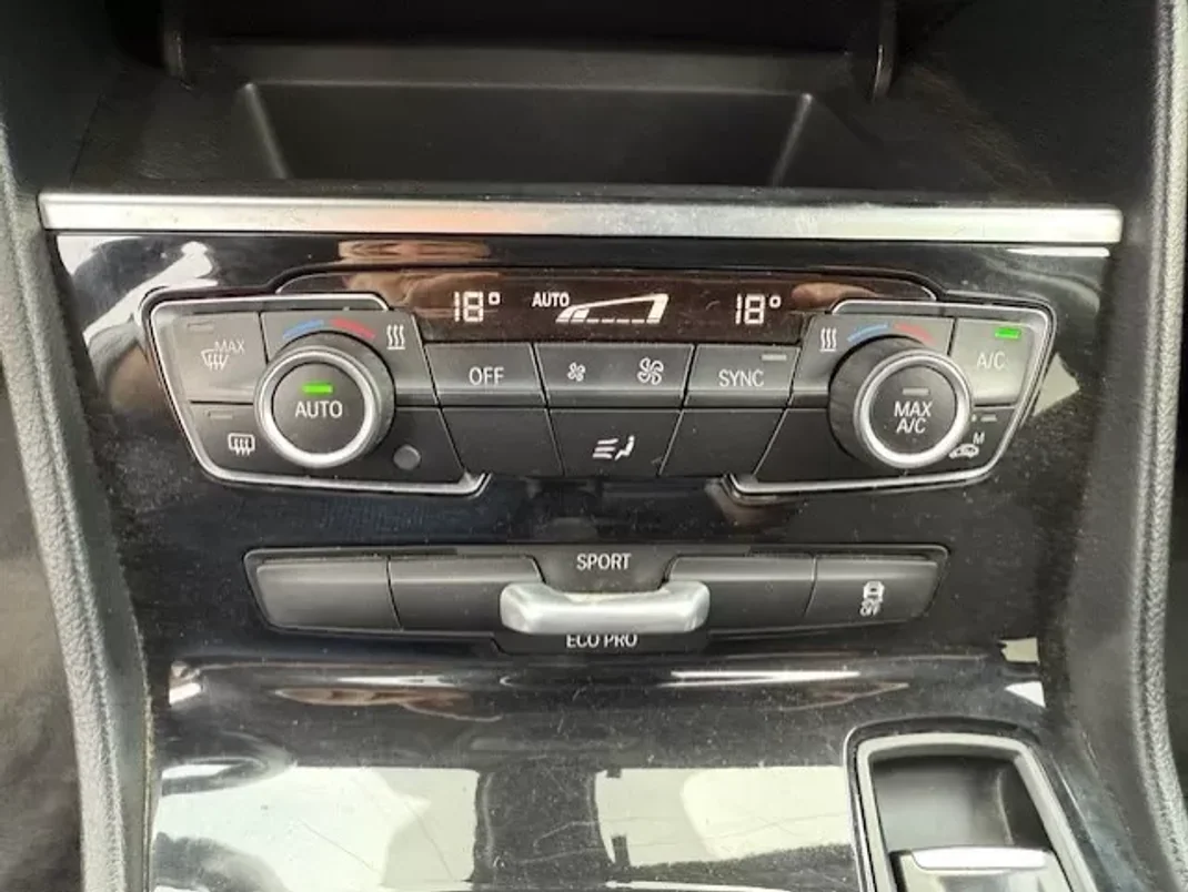 BMW 216 Active Tourer 2015 - 16000 EUR, 170700 km - AUTO.MOTO.pt - 170700km - foto 12 de 24