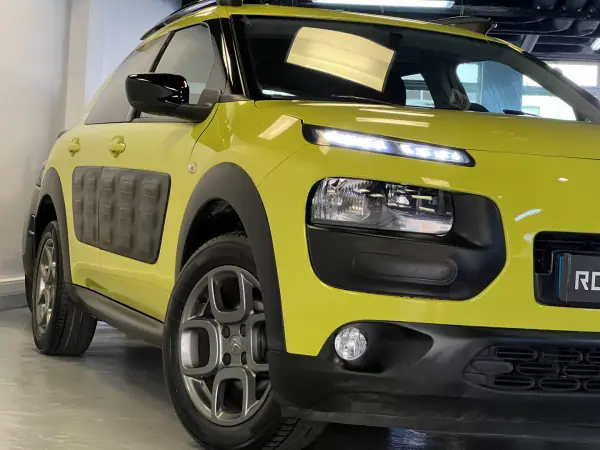 Citroën C4 Cactus 2015 - 8990 EUR, 175000 km - AUTO.MOTO.pt - 175000km - foto 28 de 35