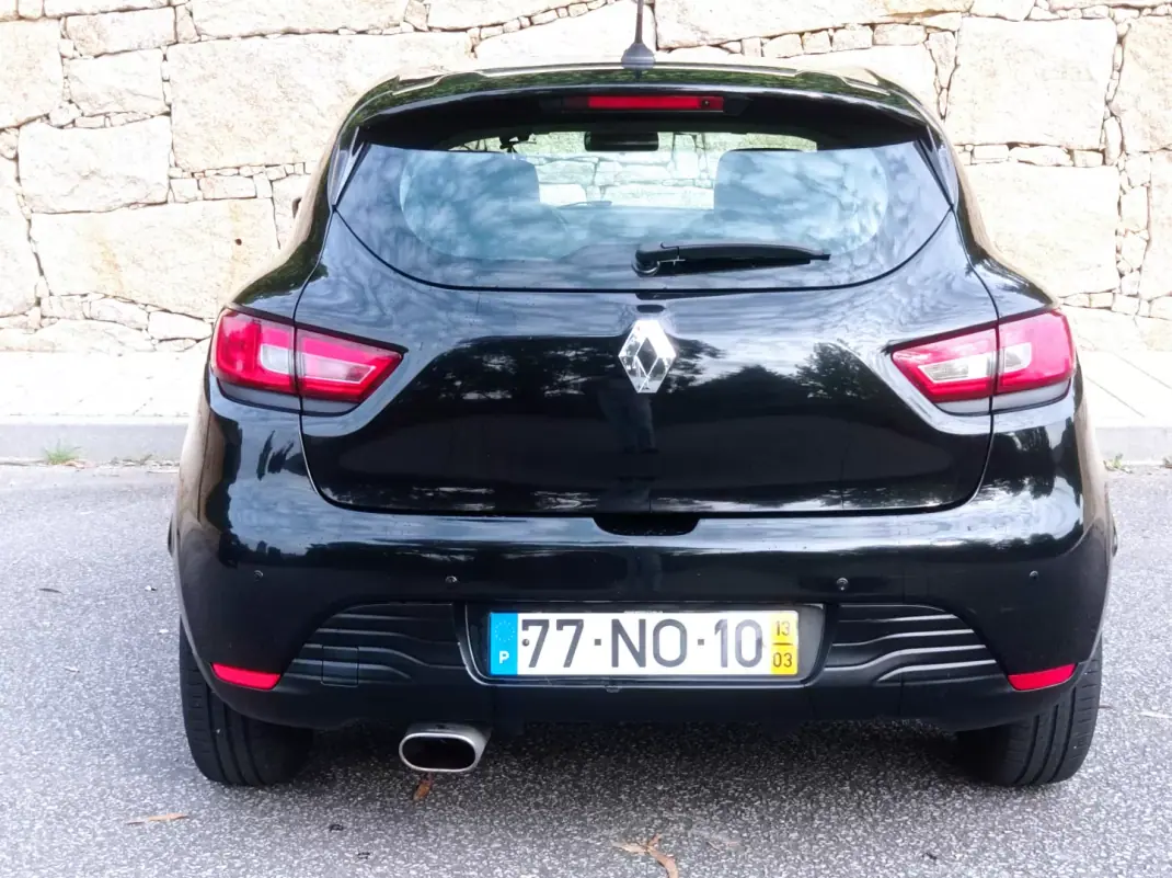Renault Clio 2013 - 6990 EUR, 259500 km - AUTO.MOTO.pt - 259500km - foto 6 de 11