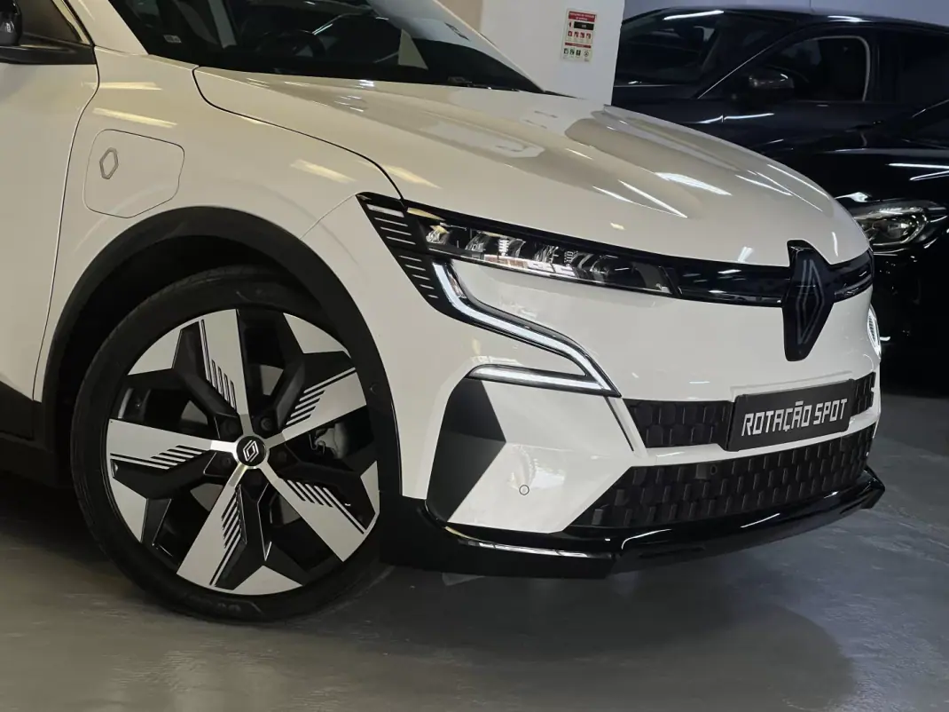 Renault Mégane E-Tech 2022 - 27990 EUR, 50000 km - AUTO.MOTO.pt - 50000km - foto 37 de 54