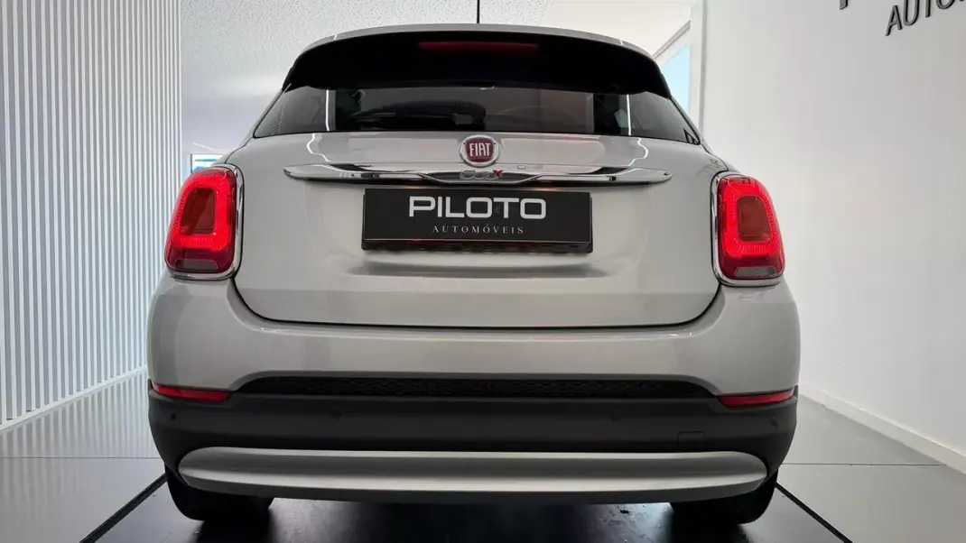 Fiat 500X 2018 - 12990 EUR, 156250 km - AUTO.MOTO.pt - 156250km - foto 8 de 33