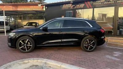 Audi e-tron 2019 - 27990 EUR, 99000 km - AUTO.MOTO.pt - 99000km - foto 4 de 33