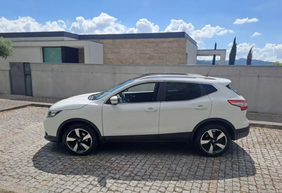 Nissan Qashqai 2017 - 16500 EUR, 150000 km - AUTO.MOTO.pt - 150000km - foto 3 de 14