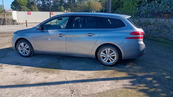 Peugeot 308 SW 2016 - 8850 EUR, 192092 km - AUTO.MOTO.pt - 192092km - foto 2 de 29