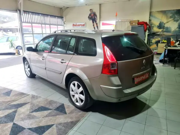 Renault Mégane Break 2007 - 5900 EUR, 187000 km - AUTO.MOTO.pt - 187000km - foto 5 de 16