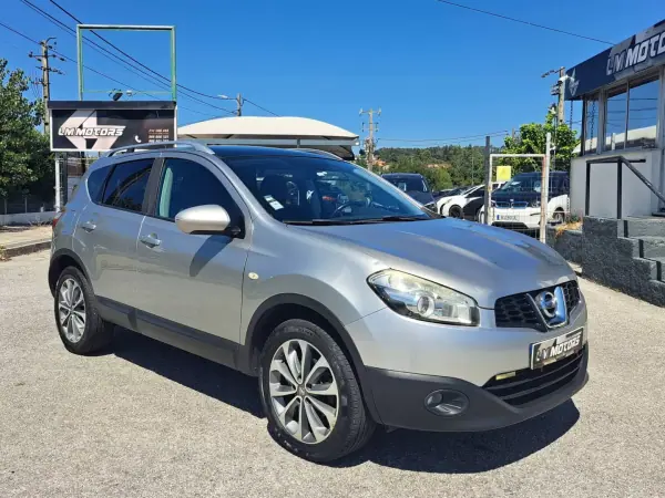 Nissan Qashqai 2.0 dCi 4 x 4 DPF Aut tekna 2010 Diesel — 328 682 km · Viseu Nissan Qashqai 2.0 dCi 4 x 4 DPF Aut tekna 2010 Diesel