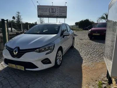 Renault Clio 2021 - 16400 EUR, 88000 km - AUTO.MOTO.pt - 88000km - foto 11 de 20