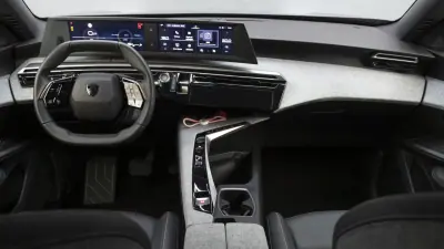 Peugeot 3008 2025 - 31450 EUR, 16000 km - AUTO.MOTO.pt - 16000km - foto 18 de 35