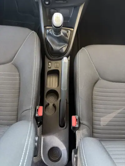 Renault Clio 2018 - 9990 EUR, 156000 km - AUTO.MOTO.pt - 156000km - foto 15 de 18