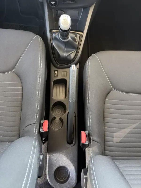 Renault Clio 2018 - 9990 EUR, 156000 km - AUTO.MOTO.pt - 156000km - foto 15 de 18