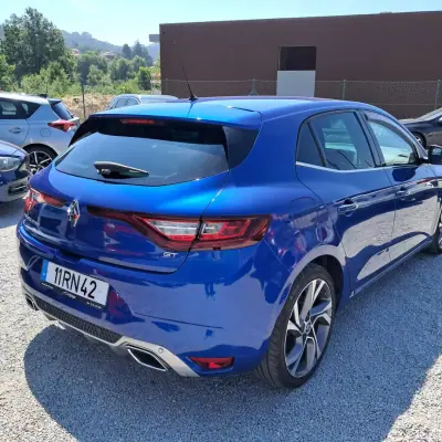 Renault Mégane 2016 - 16890 EUR, 112000 km - AUTO.MOTO.pt - 112000km - foto 8 de 12