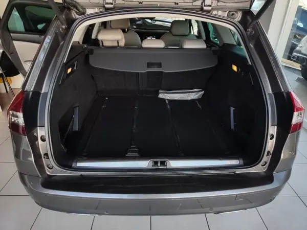 Citroën C5 Tourer 2017 - 9500 EUR, 248400 km - AUTO.MOTO.pt - 248400km - foto 16 de 38