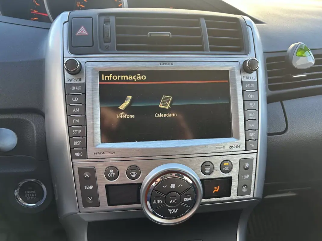 Toyota Verso 2012 - 13750 EUR, 96840 km - 96840km - foto 11 de 14