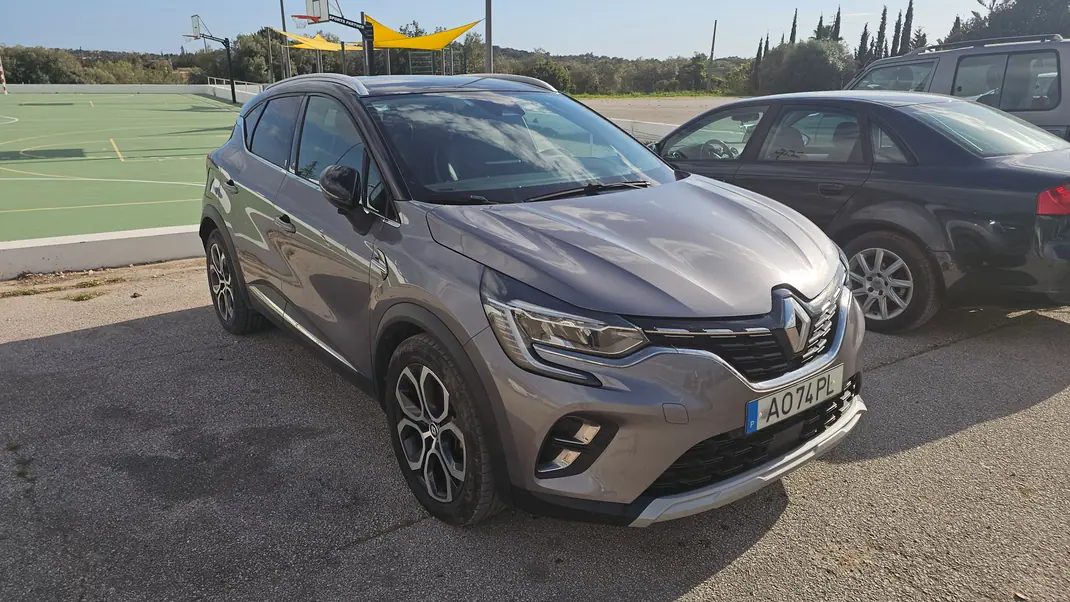 Renault Captur 2022 - 25000 EUR, 67500 km - AUTO.MOTO.pt - 67500km - foto 1 de 9