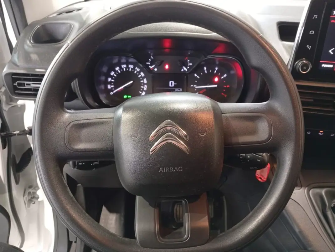 Citroën BERLINGO 1.6hdi 3L AUTOMATICA 2021 - 15750 EUR, 109000 km - AUTO.MOTO.pt - 109000km - foto 8 de 13